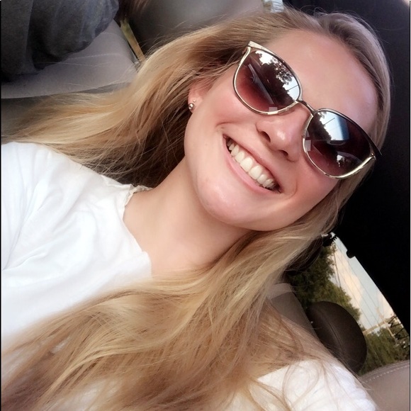 Meet your Posher, Maddie - Picture 1 of 1